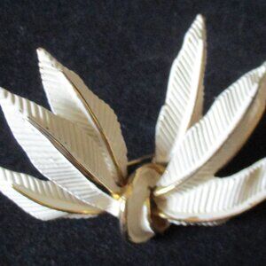 Vintage ART Signed White Enamel Textured Leaf Cluster Brooch/Pin  2.75" x 2"